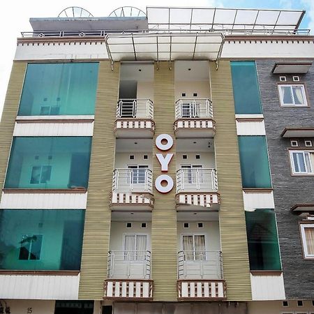 Oyo 294 Andrea Residence Syariah Medan Exterior photo