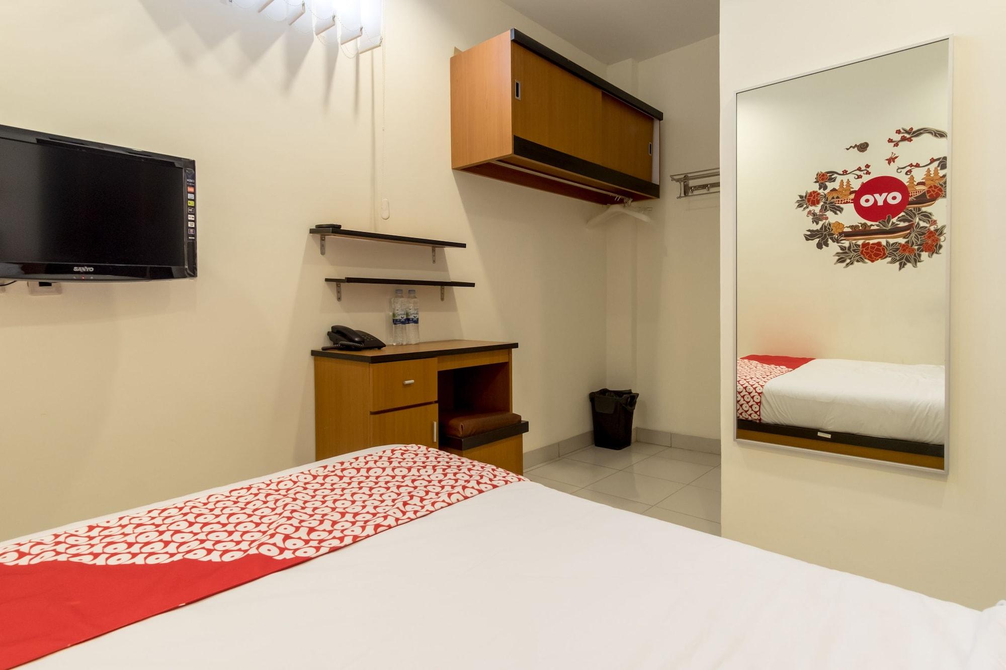 Oyo 294 Andrea Residence Syariah Medan Exterior photo