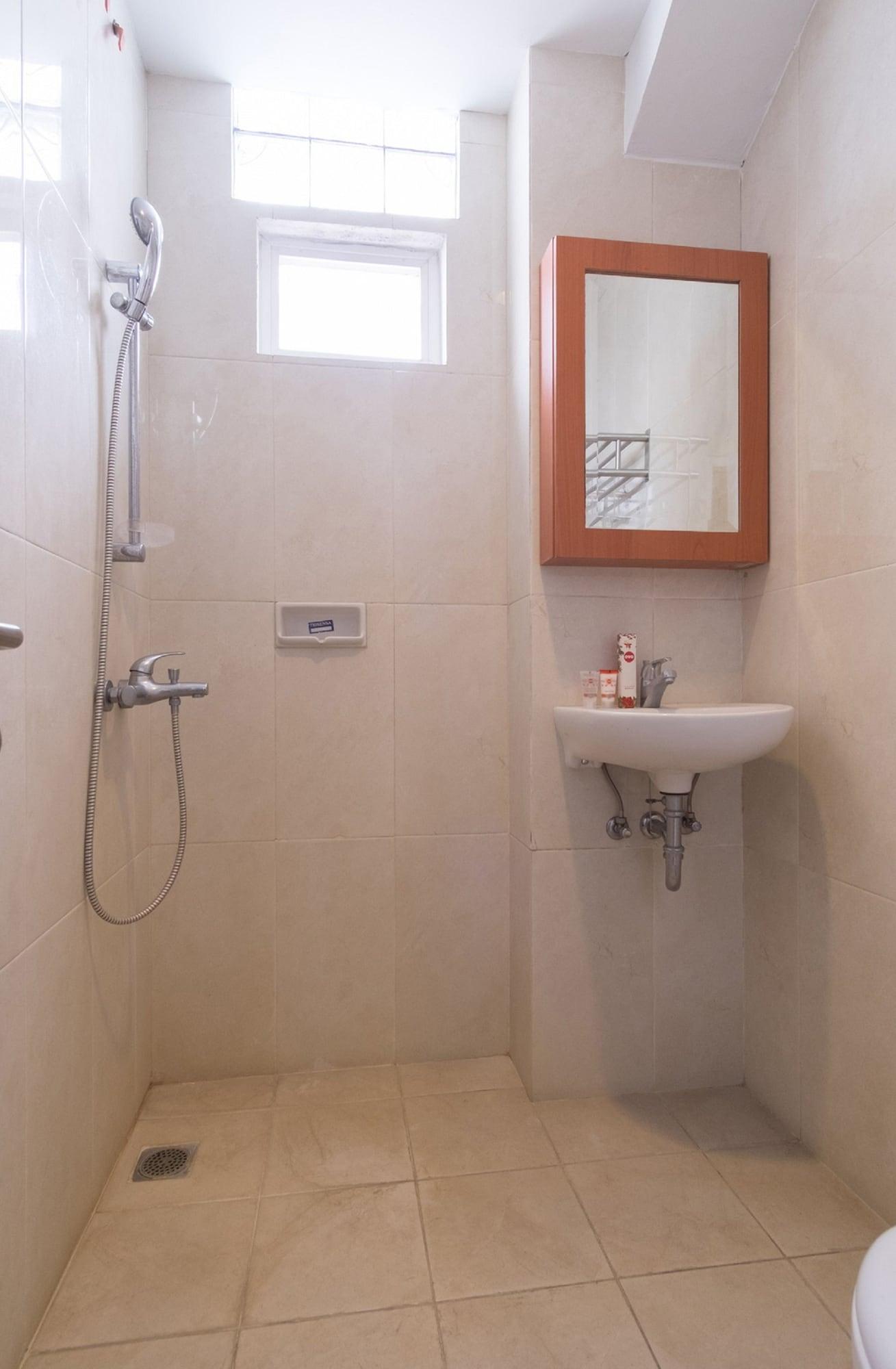 Oyo 294 Andrea Residence Syariah Medan Exterior photo