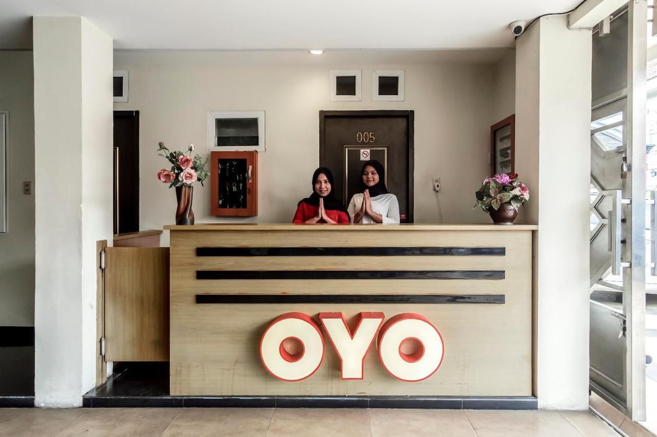 Oyo 294 Andrea Residence Syariah Medan Exterior photo