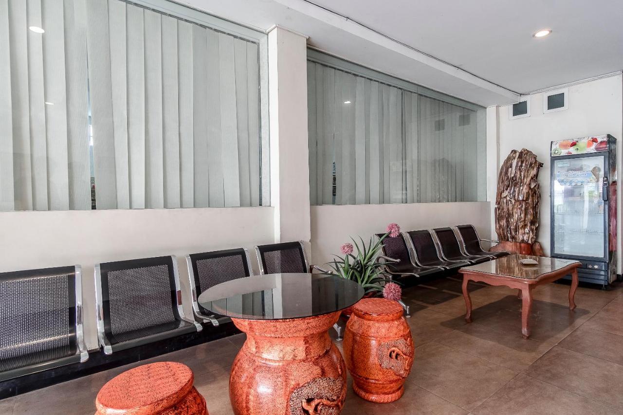 Oyo 294 Andrea Residence Syariah Medan Exterior photo