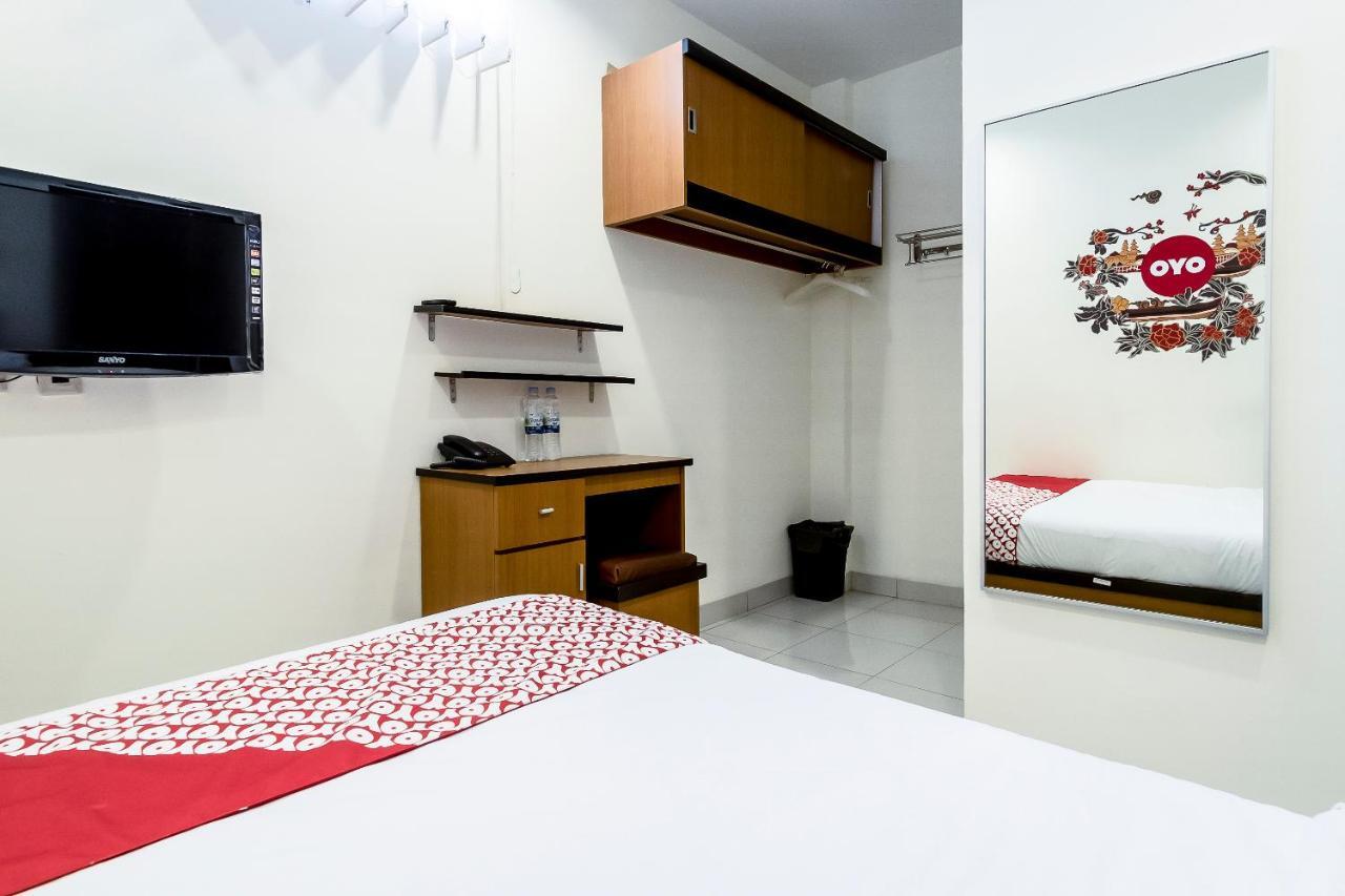 Oyo 294 Andrea Residence Syariah Medan Exterior photo