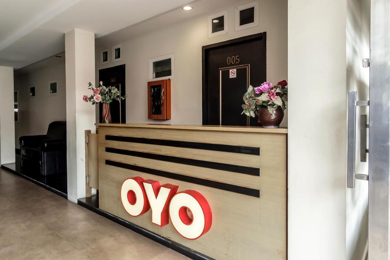 Oyo 294 Andrea Residence Syariah Medan Exterior photo